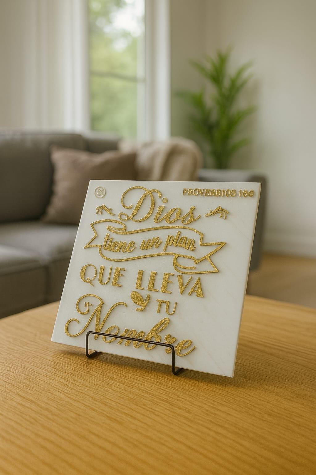 Placa: DIOS TIENE UN PLAN QUE LLEVA TU NOMBRE - Made in USA