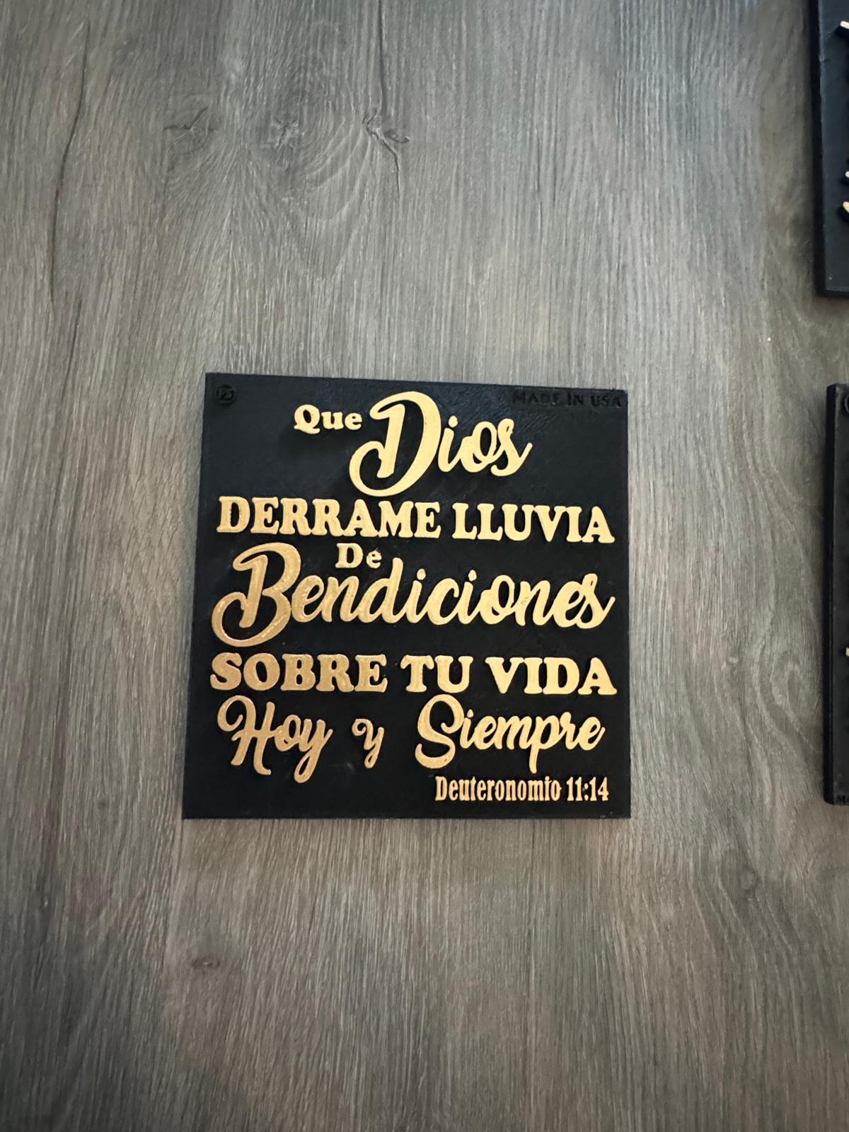 Plaque: QUE DIOS DERRAME LLUVIA DE BENDICIONES SOBRE TU VIDA HOY Y SIEMPRE - Made in USA