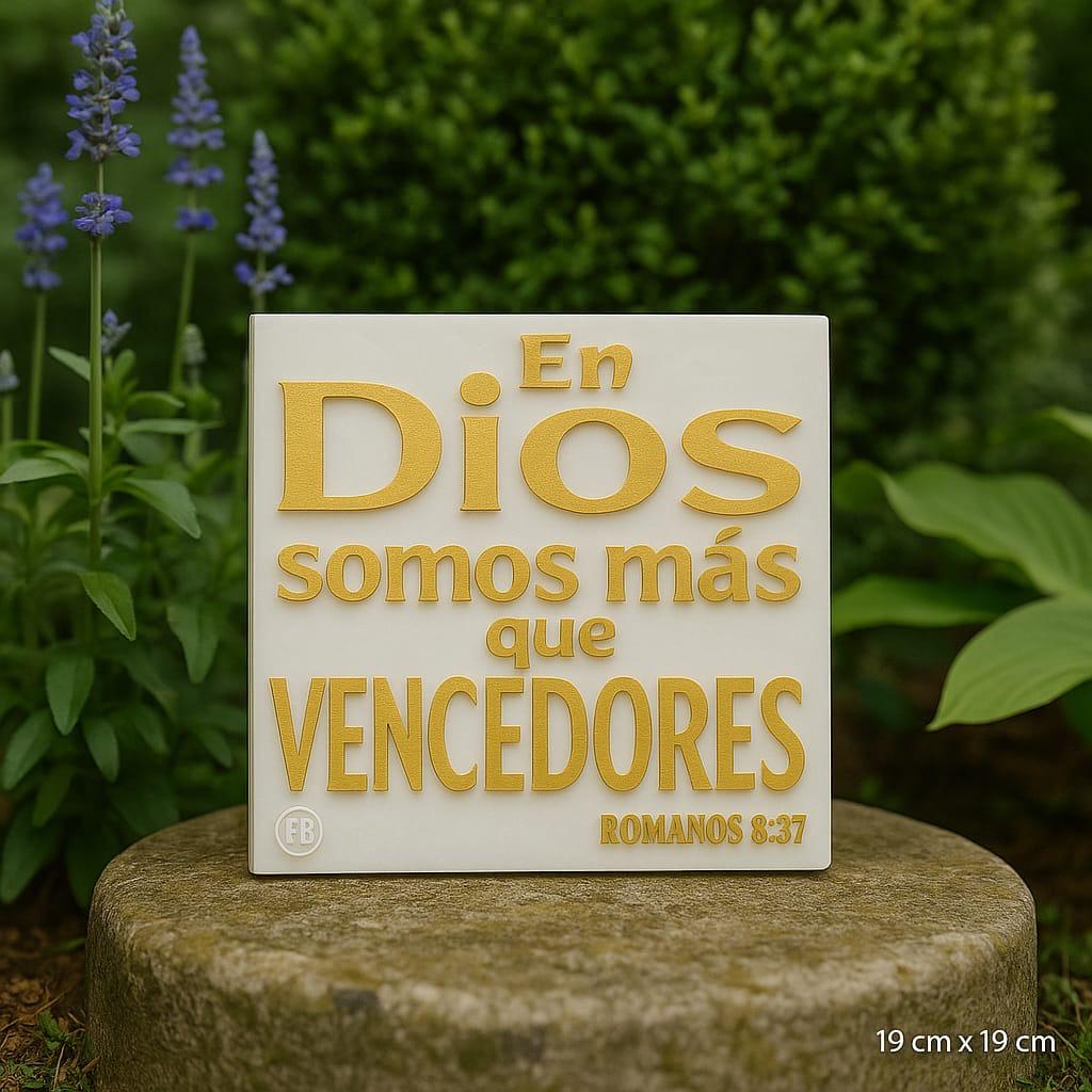 Placa: EN DIOS SOMOS MAS QUE VENCEDORES - Made in USA