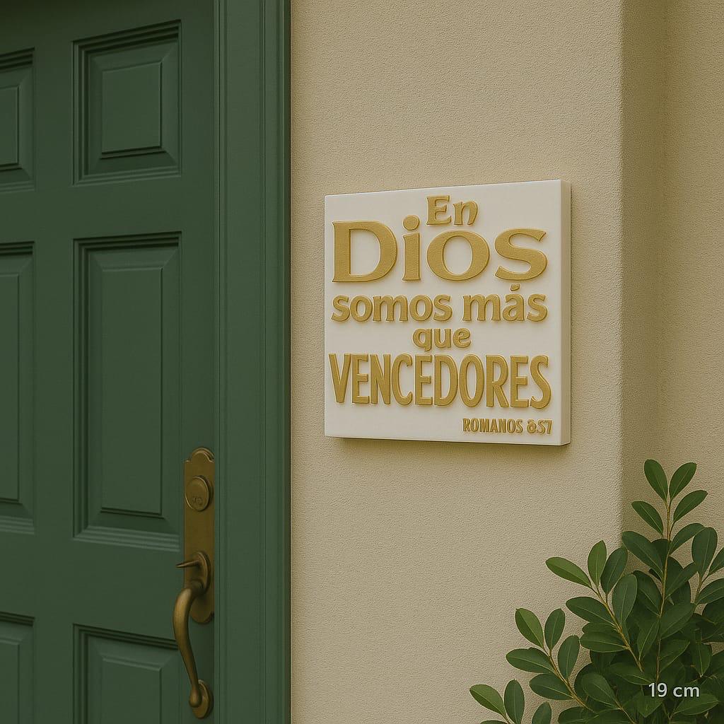 Placa: EN DIOS SOMOS MAS QUE VENCEDORES - Made in USA