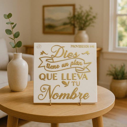 Placa: DIOS TIENE UN PLAN QUE LLEVA TU NOMBRE - Made in USA