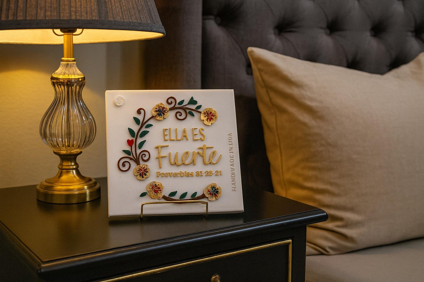 Placa: LLA ES FUERTE - Made in USA