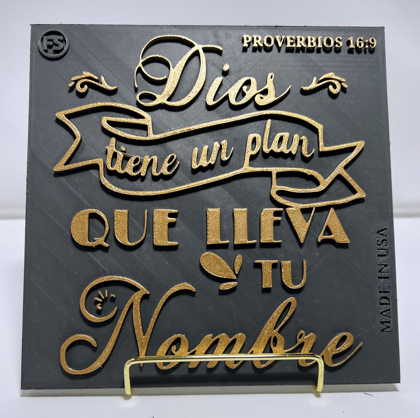 PLAQUE: DIOS TIENE UN PLAN QUE LLEVA TU NOMBRE