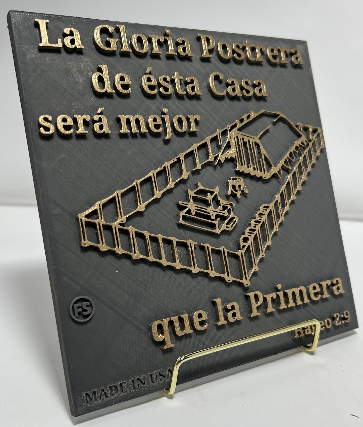 PLAQUE: LA GLORIA POSTRERA DE ESTA CASA SERA MAYOR QUE LA PRIMERA