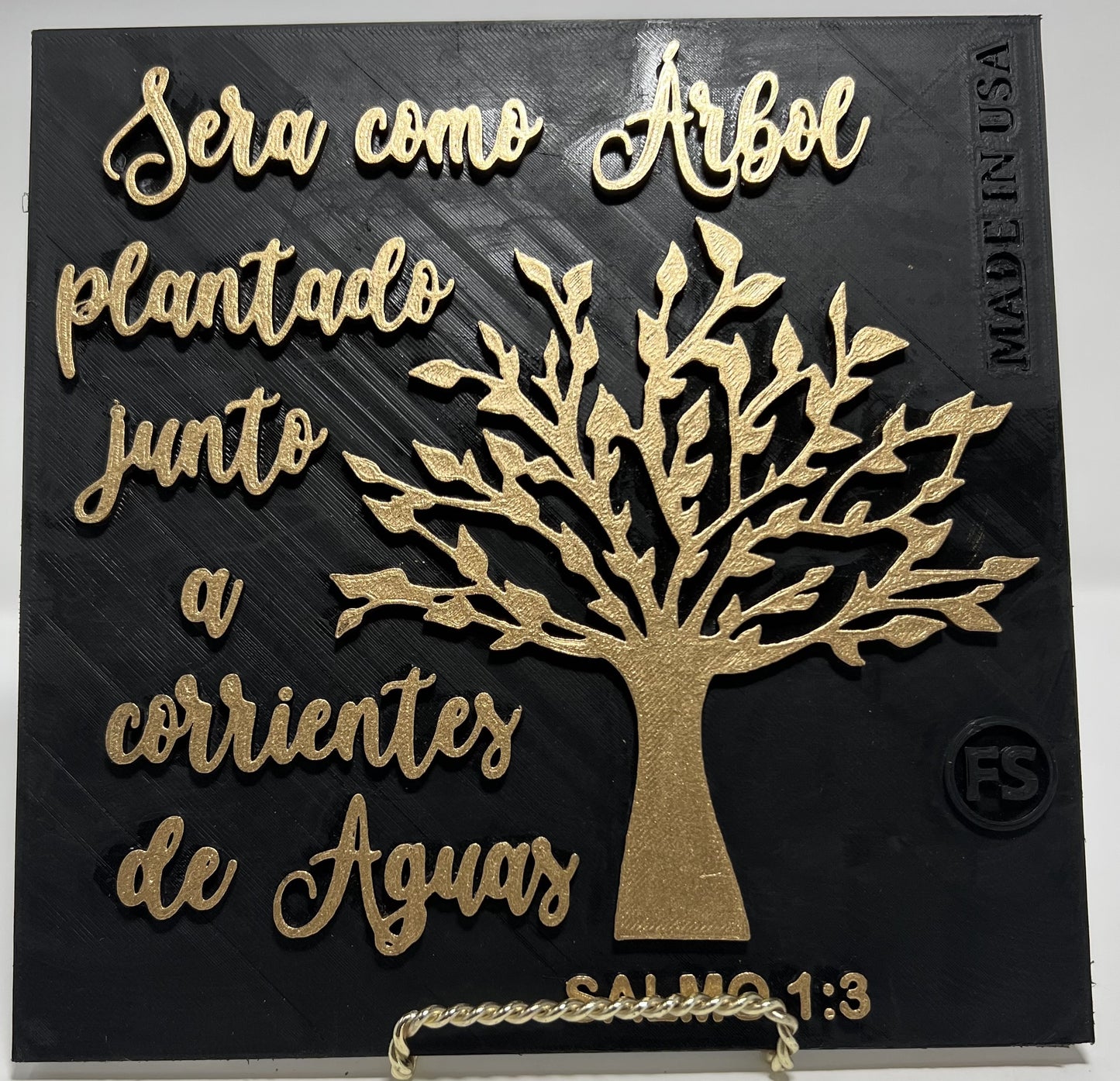 SERAS COMO ARBOL PLANTADO JUNTO A CORRIENTE DE AGUAS