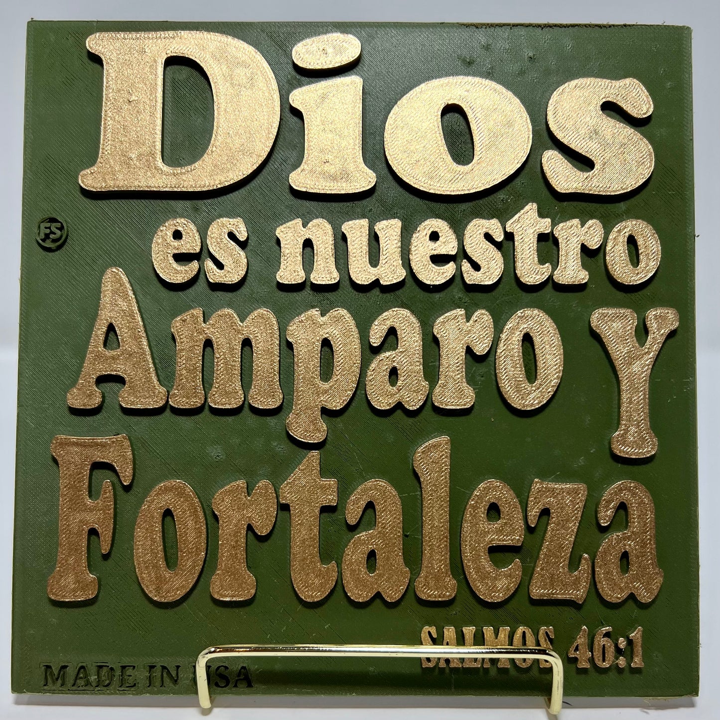 PLAQUE: DIOS ES NUESTRO AMPARO Y NUESTRA FORTALEZA