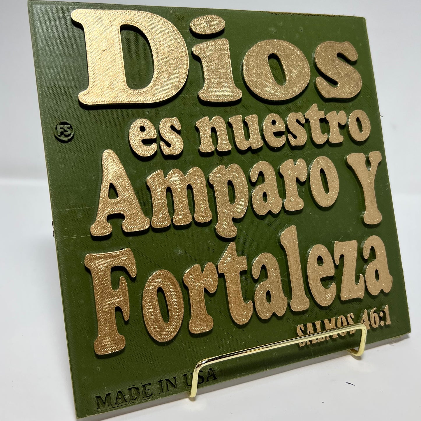 PLAQUE: DIOS ES NUESTRO AMPARO Y NUESTRA FORTALEZA