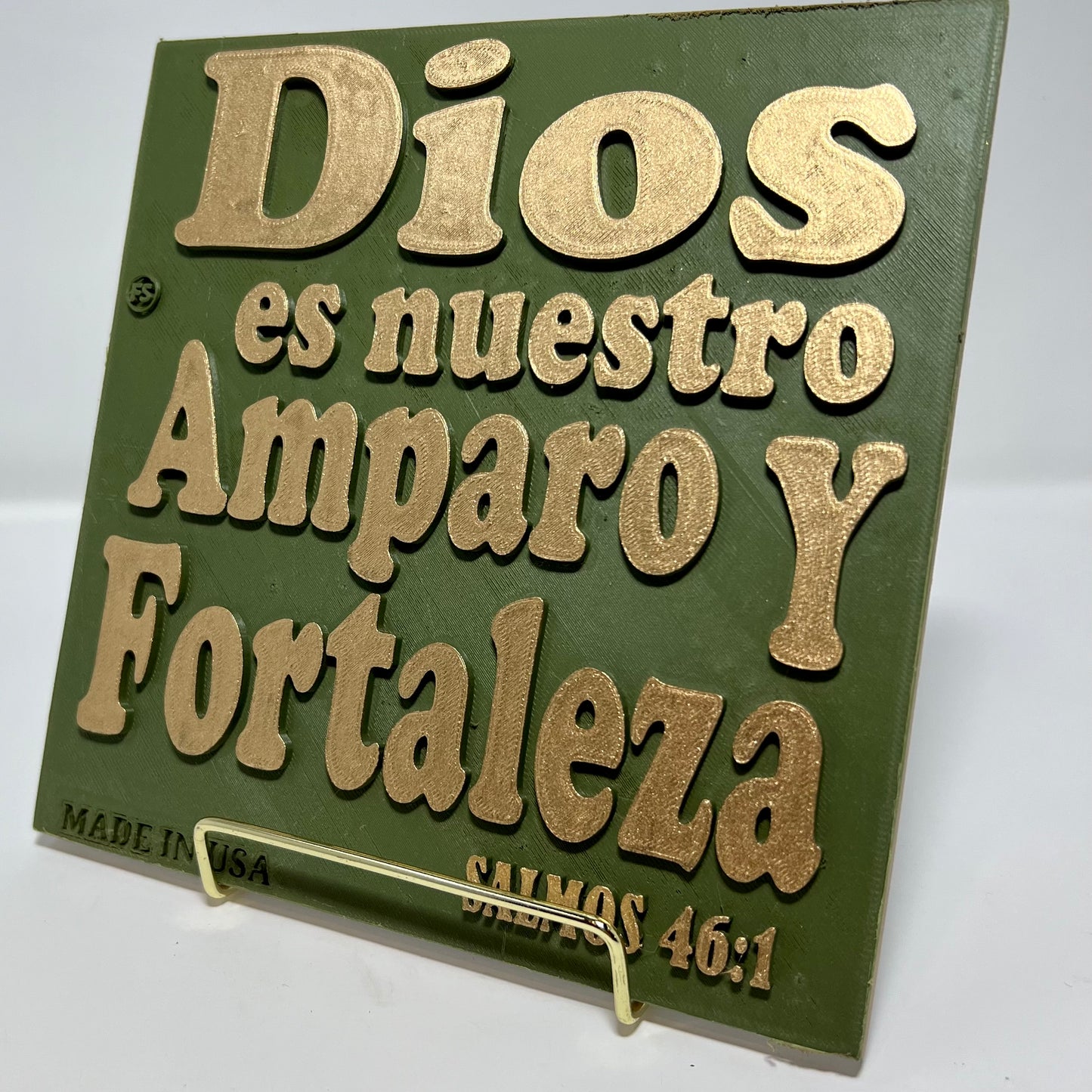 PLAQUE: DIOS ES NUESTRO AMPARO Y NUESTRA FORTALEZA