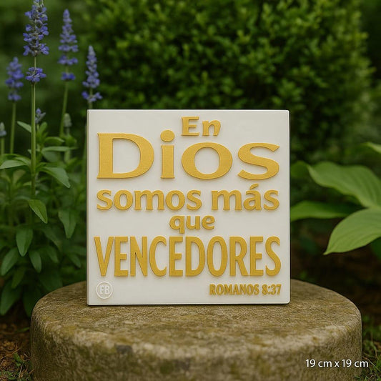 Placa: EN DIOS SOMOS MAS QUE VENCEDORES - Made in USA