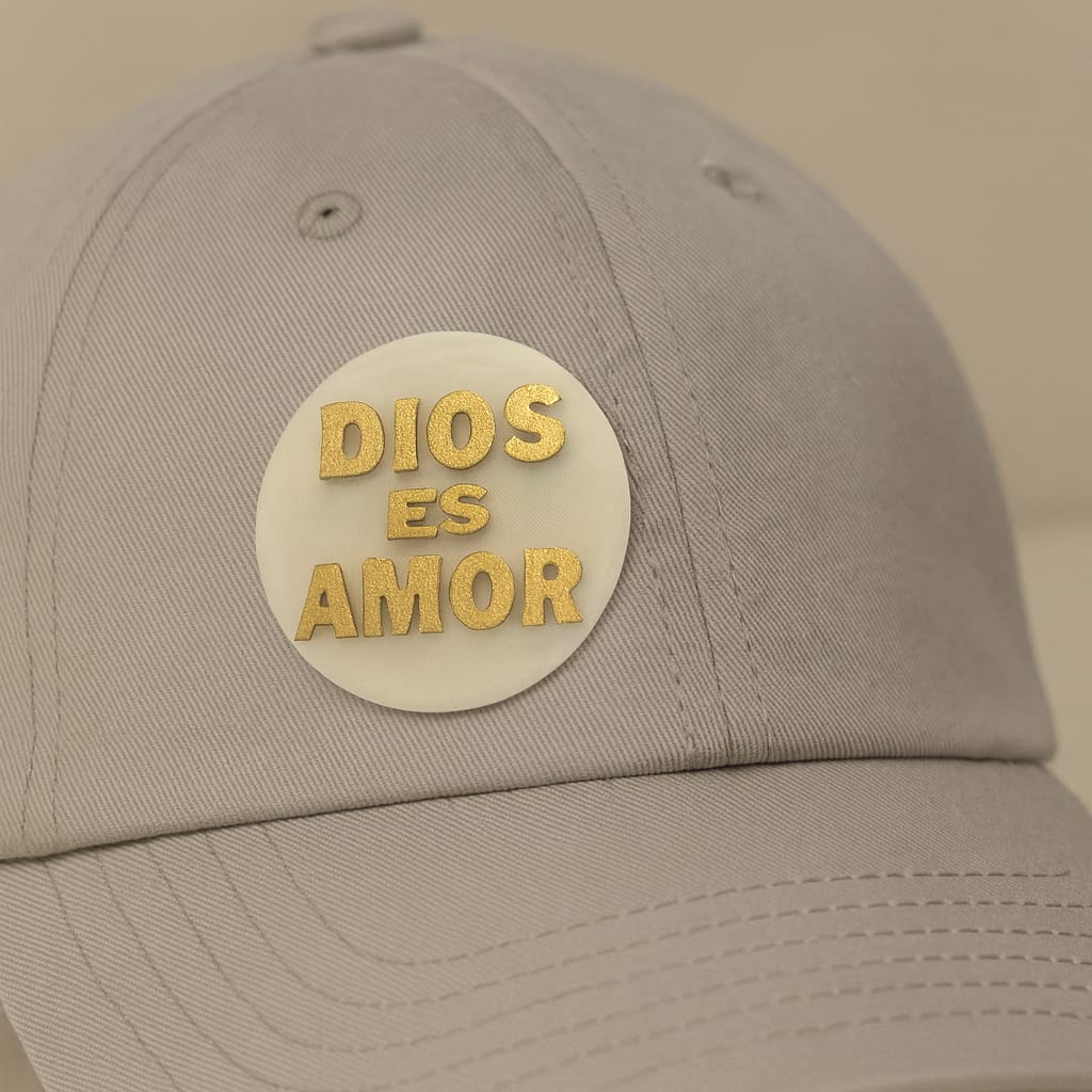 PIN-DIOS ES AMOR - Made in USA