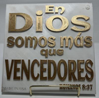 PLAQUE: EN DIOS SOMOS MAS QUE VENCEDORES