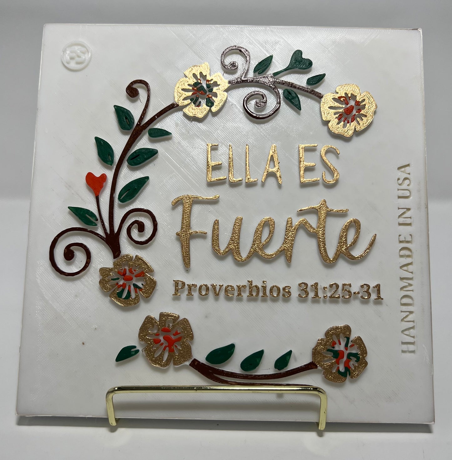 PLAQUE: ELLA ES FUERTE