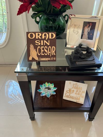 PLAQUE: ORAR SIN CESAR